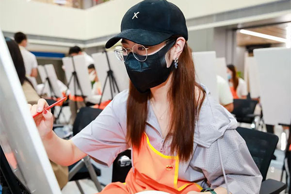 “砥砺七十年 携手创未来”主题绘画活动