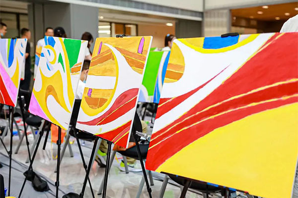 “砥砺七十年 携手创未来”主题绘画活动